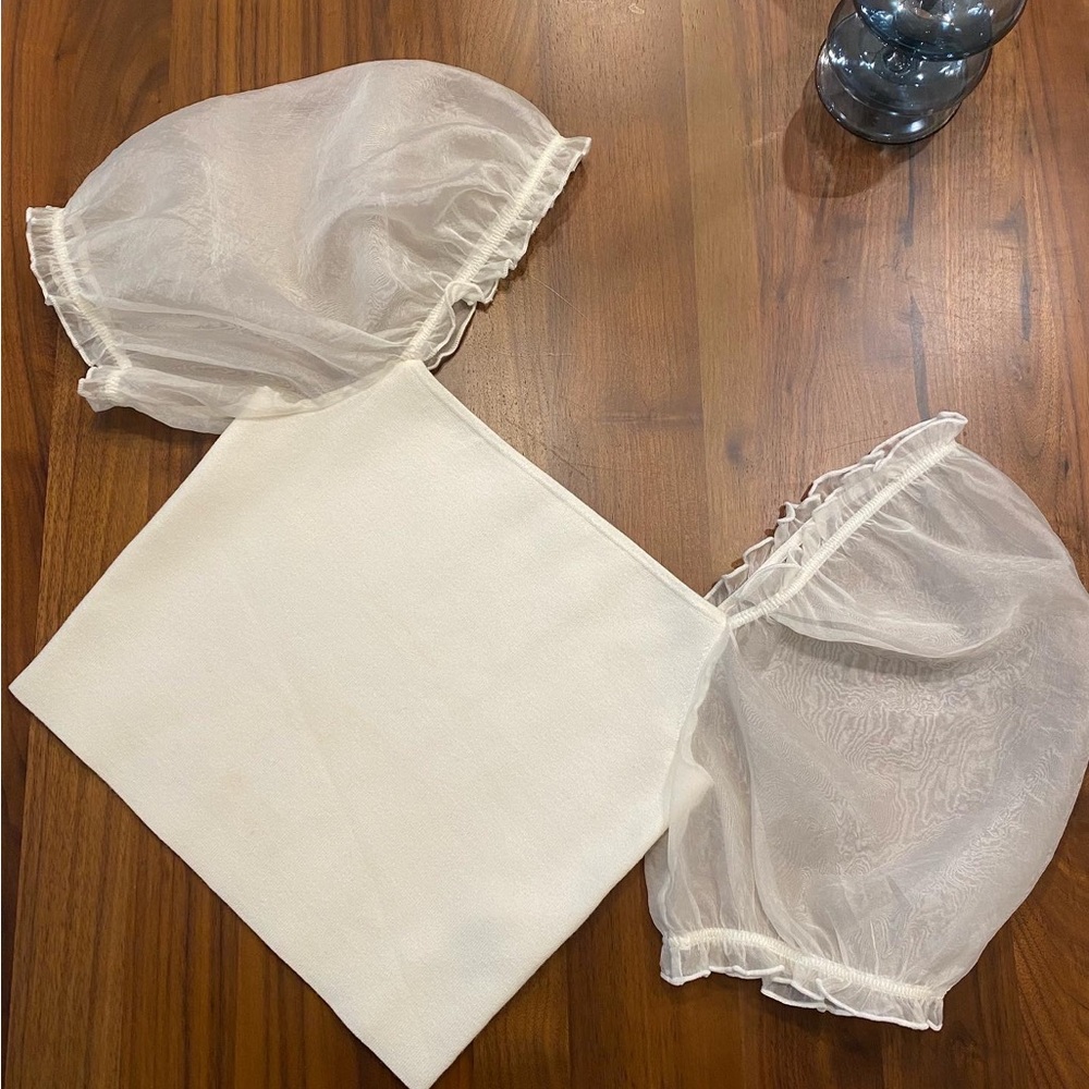 Aritzia white puff shoulder crop